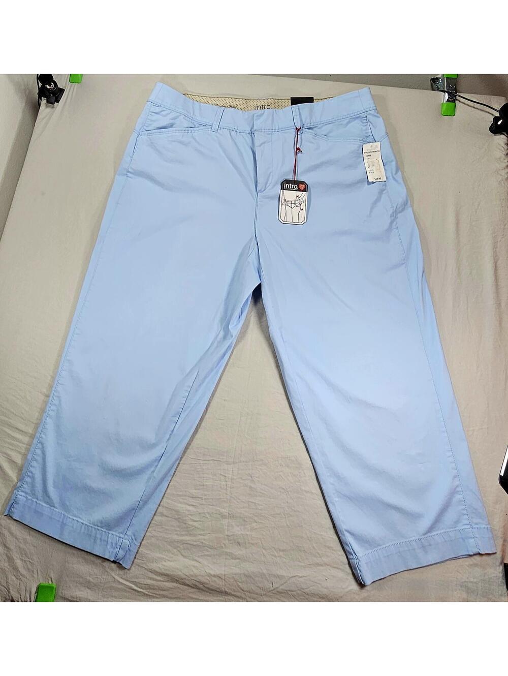 Intro Casual Elegance Light Blue Capri Cotton Pants. Size 16 w.